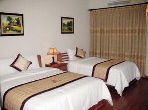 Superior-Zimmer | Minibar, Zimmersafe, Schreibtisch, Bügeleisen/Bügelbrett