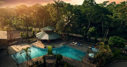 Safari Adventure Lodge