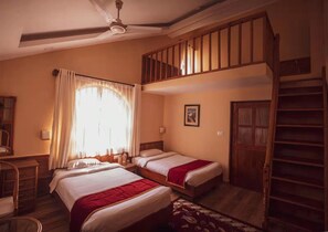 Deluxe Twin Room | Individually furnished, desk, free WiFi - Safari Adventure Lodge (Sauraha)