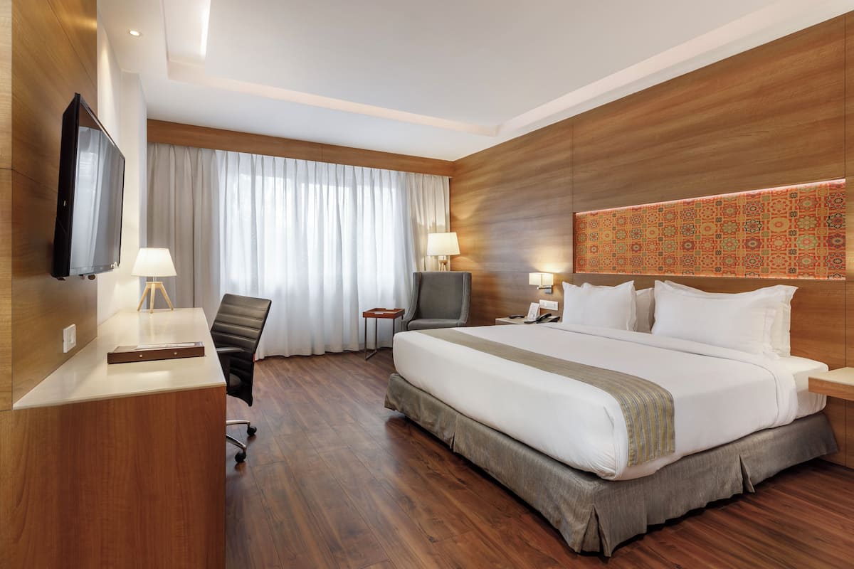 1 bedroom, premium bedding, minibar, in-room safe