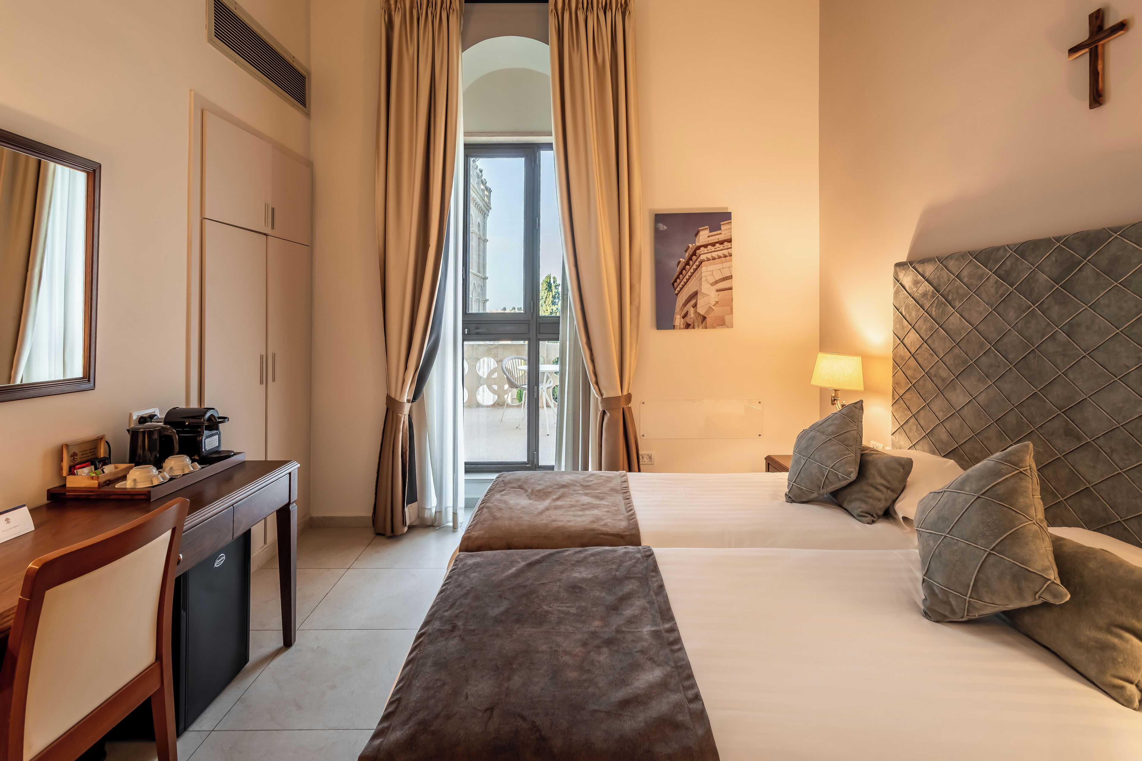 standard twin room, terrace | 1 bedroom, in-room safe, desk, laptop workspace