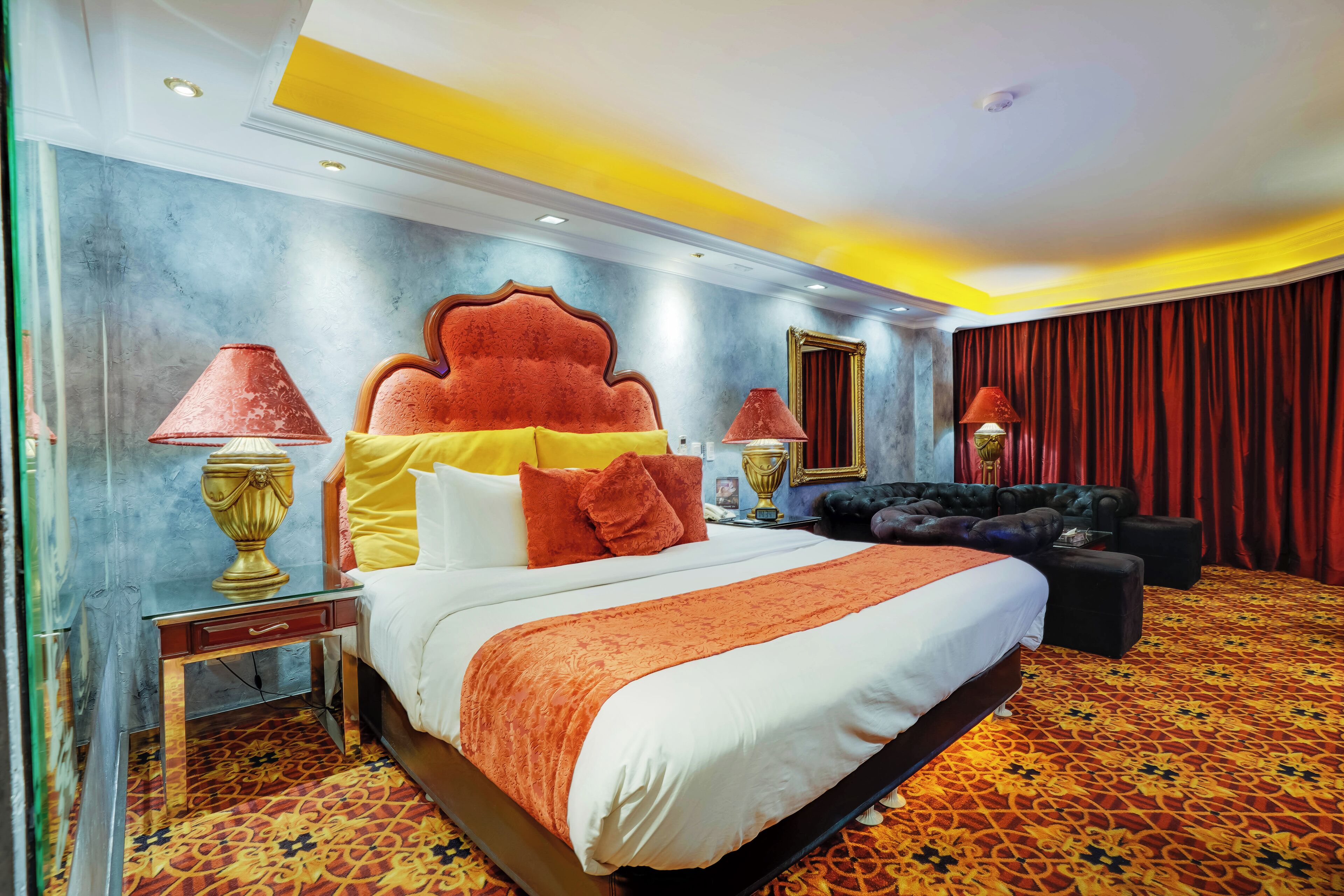 Suite | Sengetøy av topp kvalitet, minibar og safe på rommet