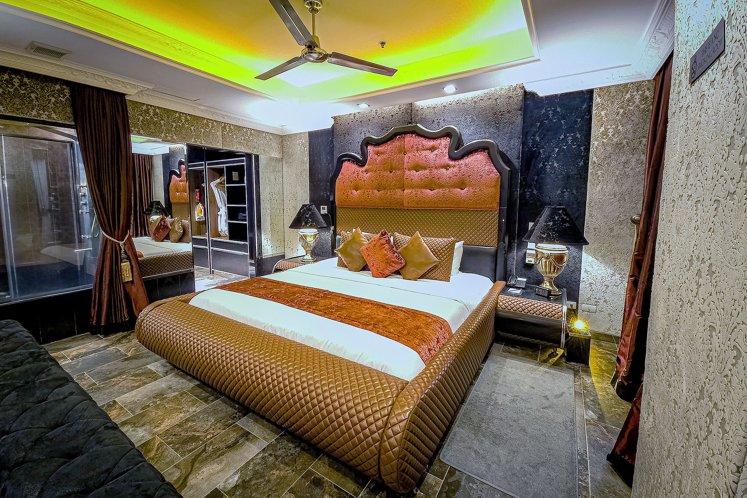 Suite junior (New Millennium) | Ropa de cama de alta calidad y minibar 