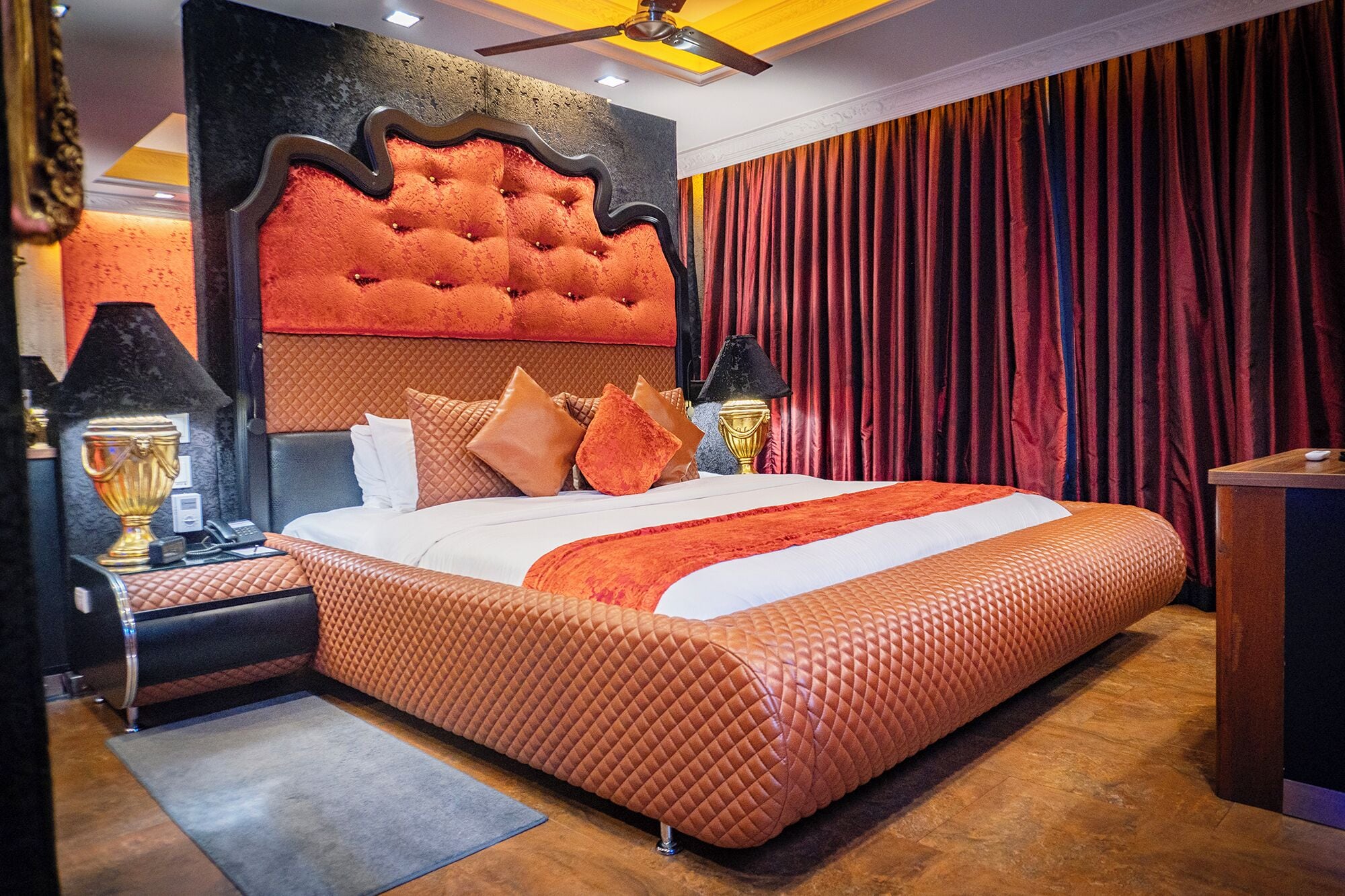 Suite (Fiesta Lifestyle) | Ropa de cama de alta calidad y minibar 