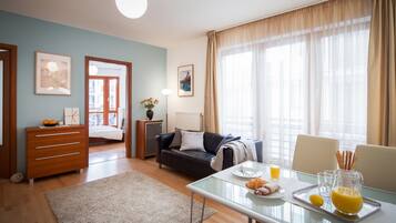 70-cm flat-screen TV with satellite channels, TV