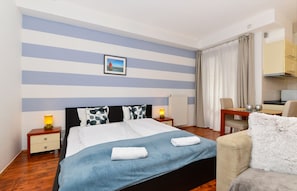 Basic Studio, 1 Double Bed