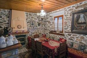 Free daily buffet breakfast  - Mansion Terpou (Volos)