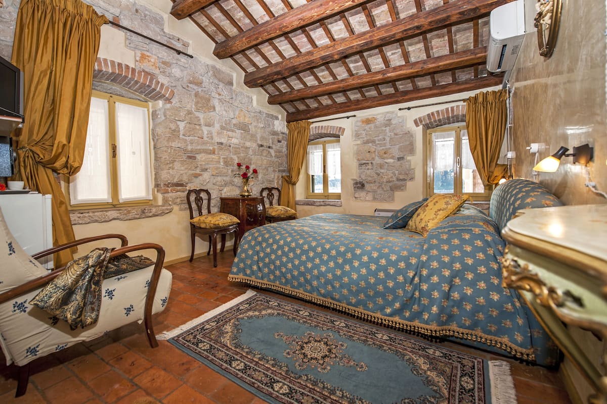 double room, sea view (annex building) | 1 bedroom, in-room safe, free wifi, bed sheets