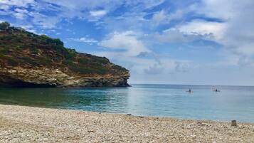 Beach nearby, 4 beach bars
