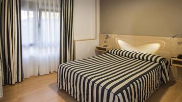 In-room safe, desk, soundproofing, free WiFi