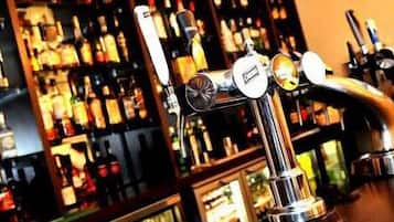 Serves lunch and dinner