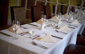 Ze serveren er ontbijt en diner 