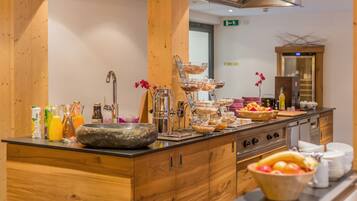 Free daily buffet breakfast