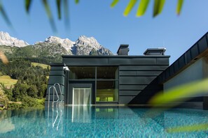 Outdoor pool, sun loungers