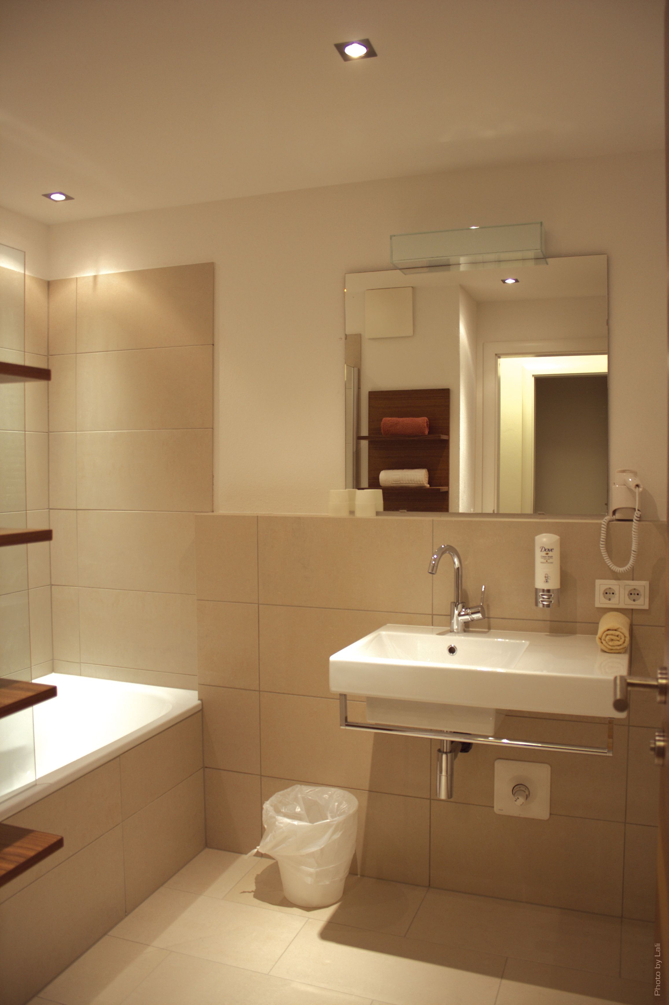 superior double room, private bathroom | bathroom | separate bathtub and shower, free toiletries, hair dryer, slippers