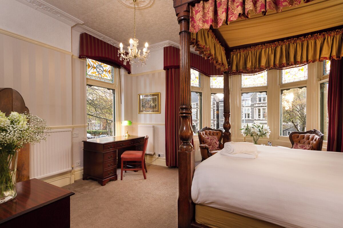 four poster suite | 1 bedroom, desk, laptop workspace, free wifi
