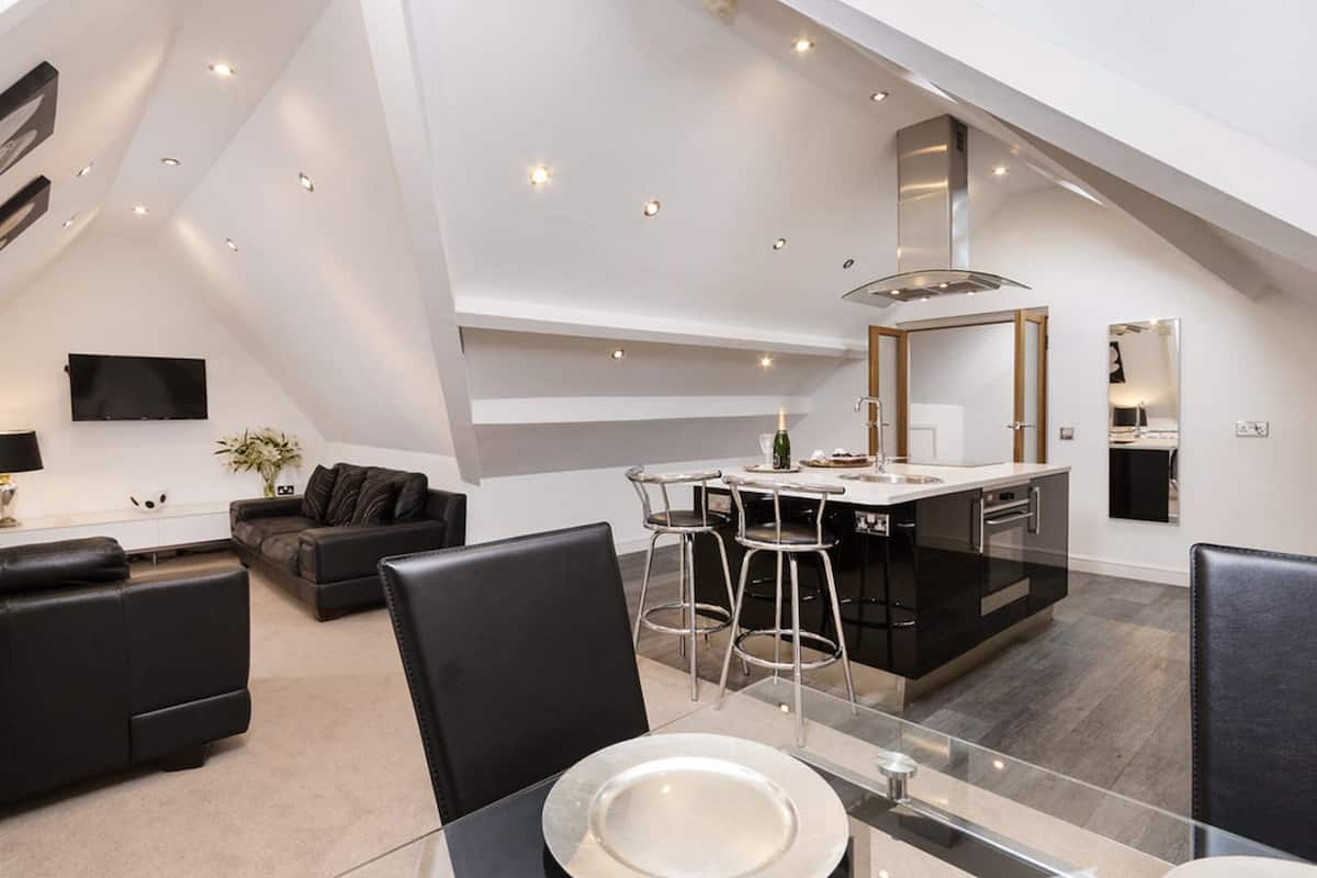 luxury apartment | living area | 32-inch flat-screen tv with digital channels, tv