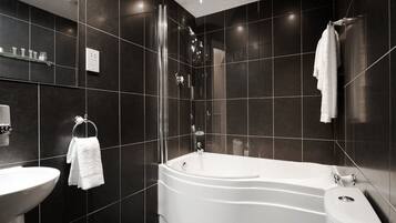 Four Poster Suite | Bathroom | Shower, free toiletries, hair dryer, towels