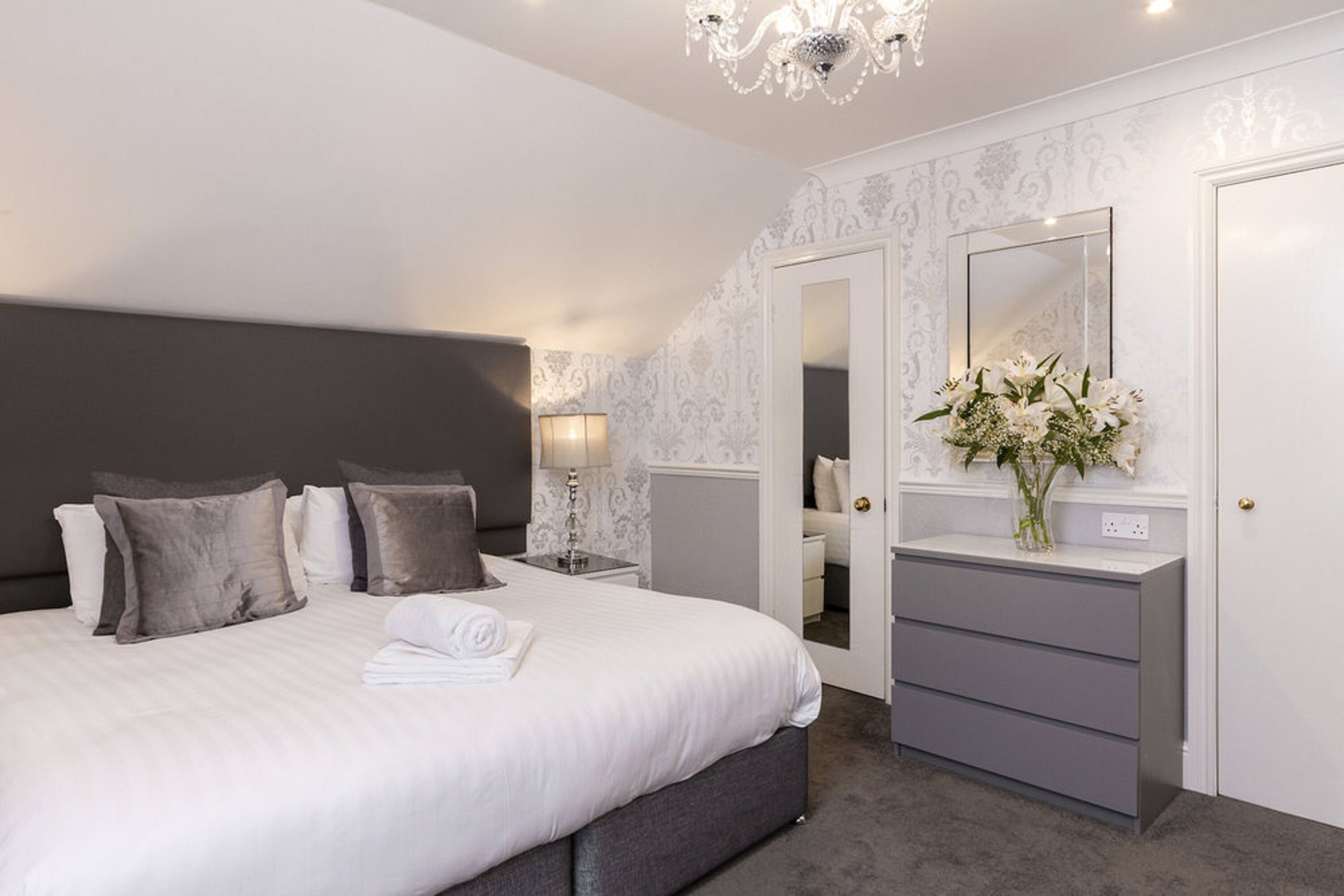 1 bedroom, desk, laptop workspace, free wifi