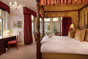 트래디셔널룸, 킹사이즈침대 1개 (Four Poster) | 책상, 노트북 작업 공간, 무료 WiFi, 침대 시트