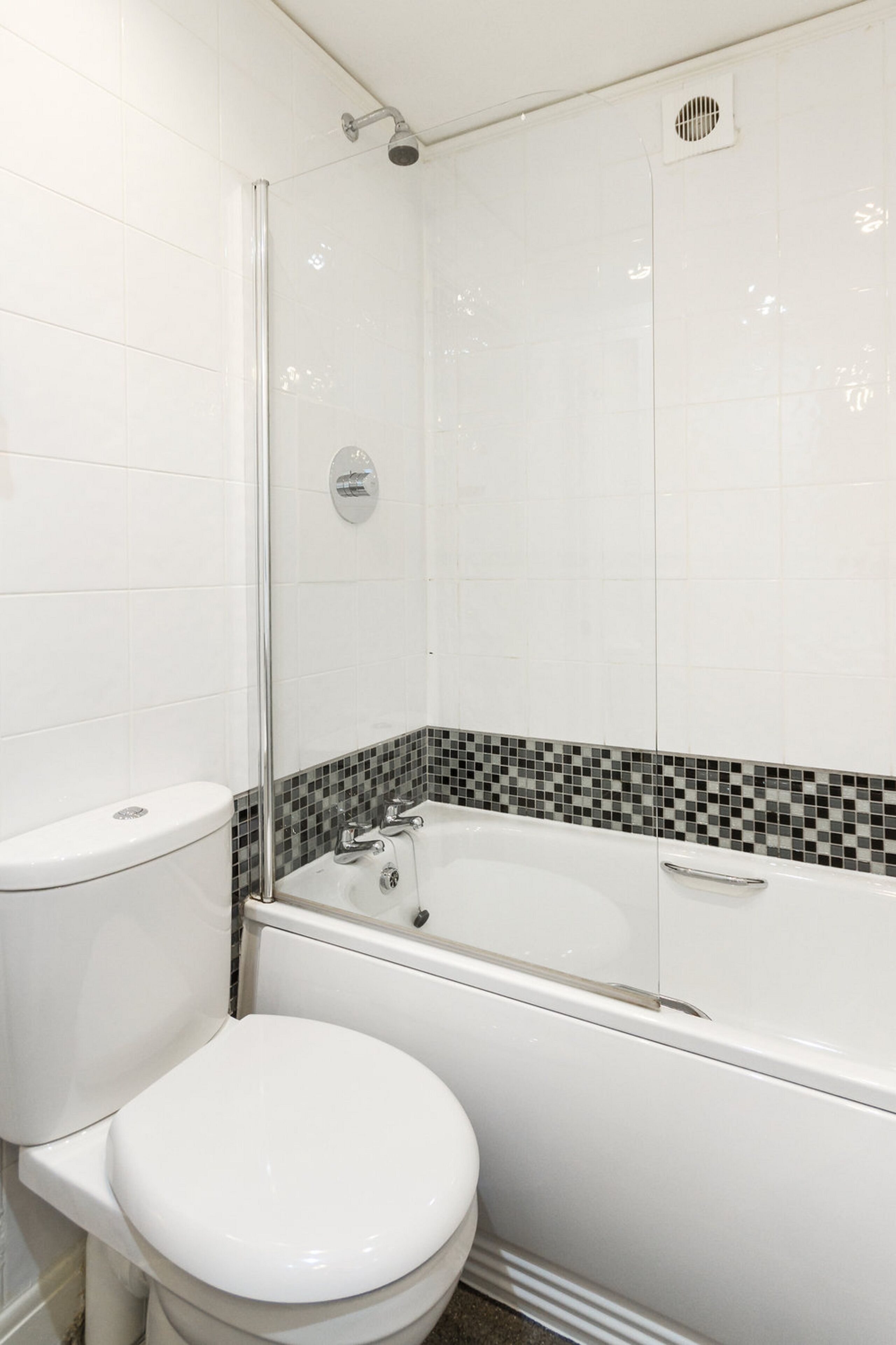 double room | bathroom | shower, free toiletries, hair dryer, towels