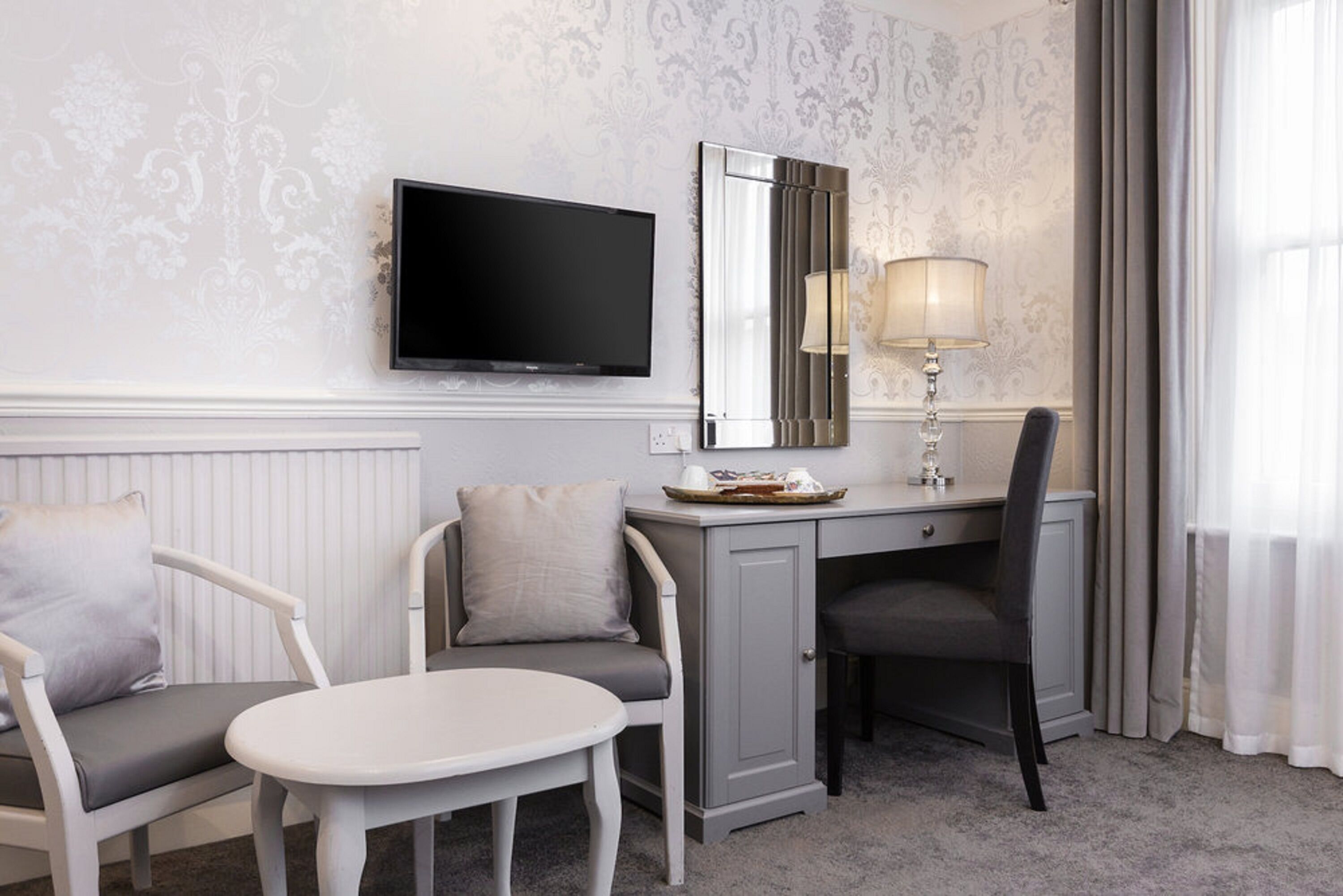 superking or twin room | 1 bedroom, desk, laptop workspace, free wifi