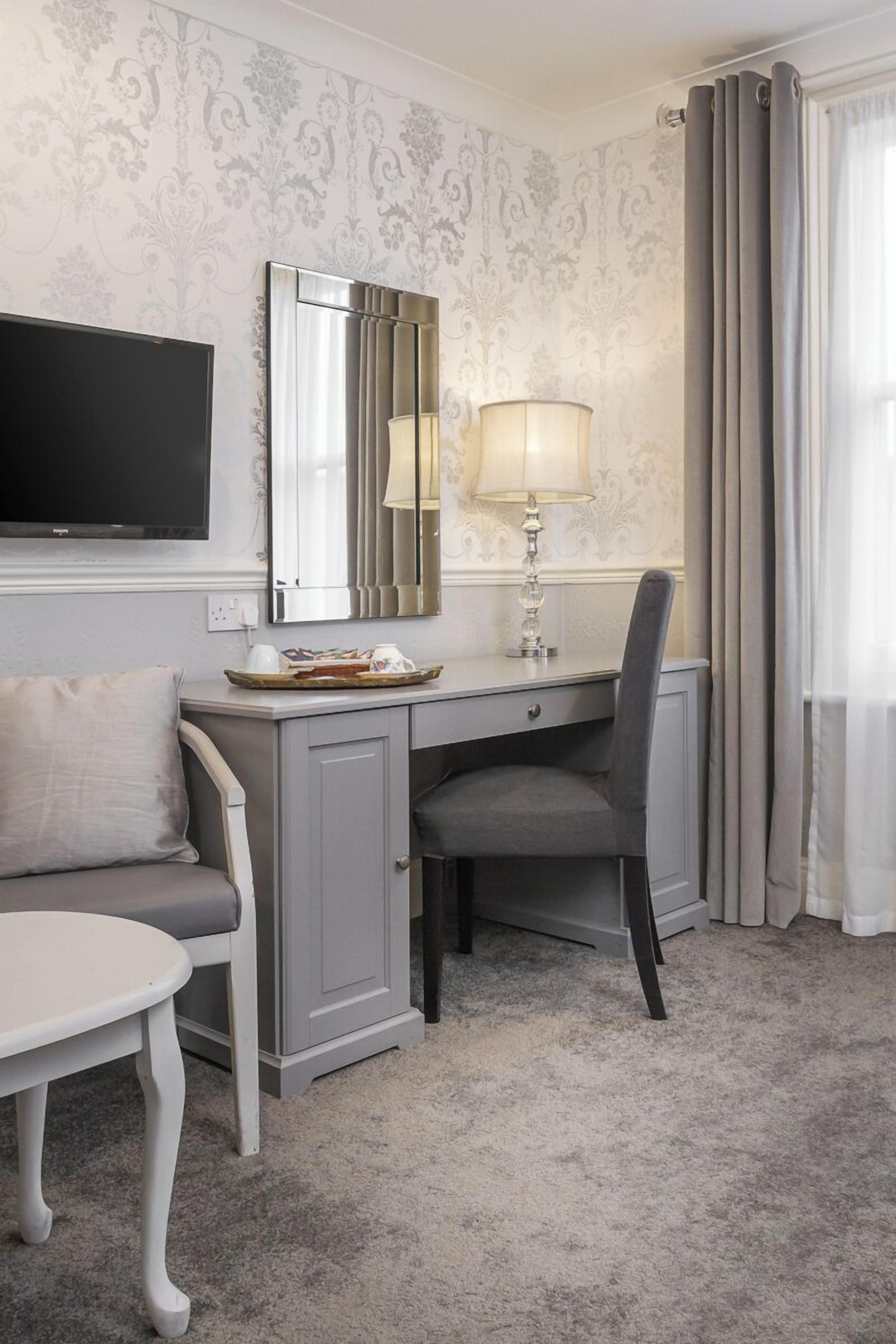 superking or twin room | 1 bedroom, desk, laptop workspace, free wifi