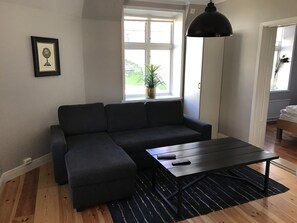 Apartment, 2 Bedrooms, Annex Building | Living area