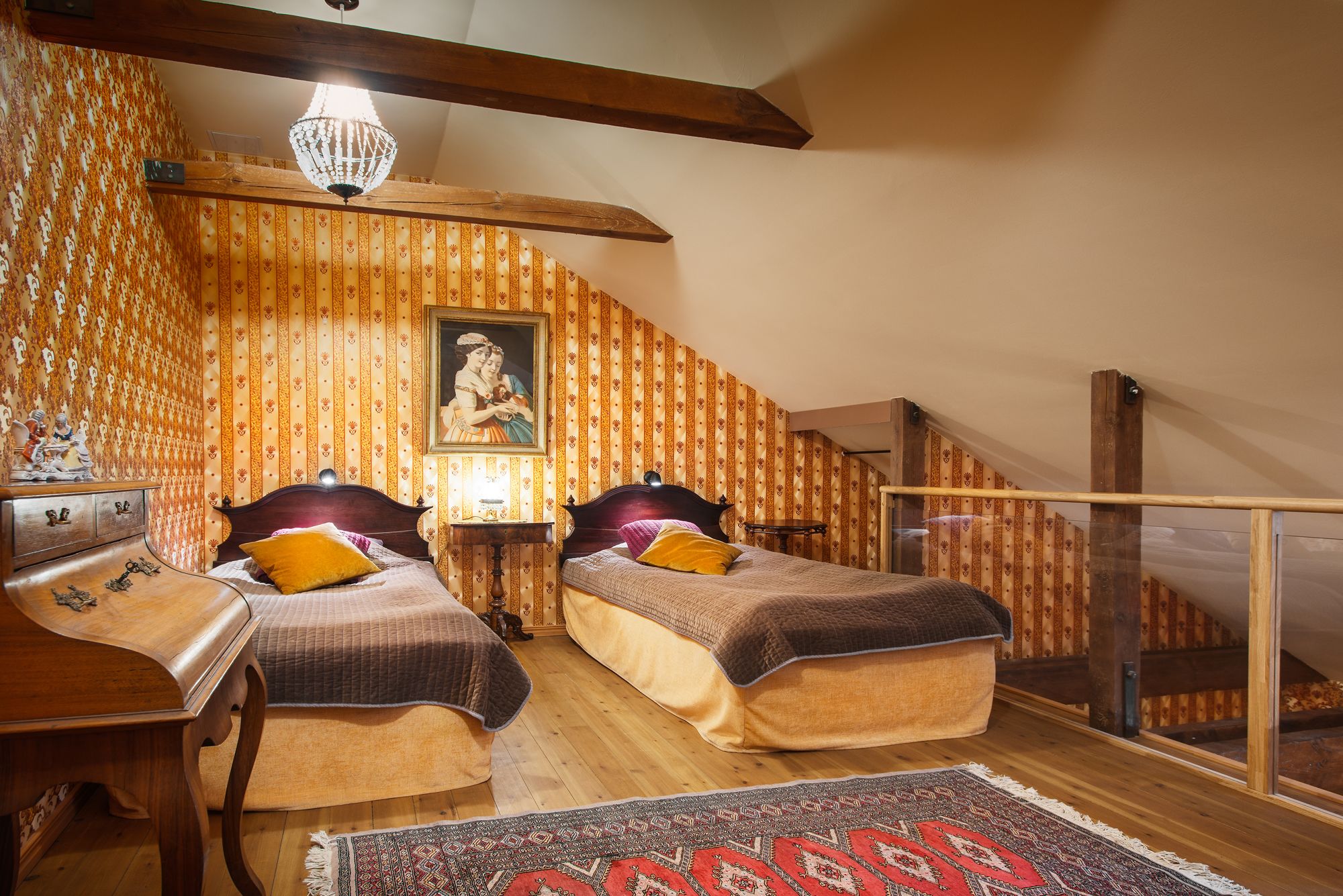 deluxe suite | 1 bedroom, individually decorated, individually furnished