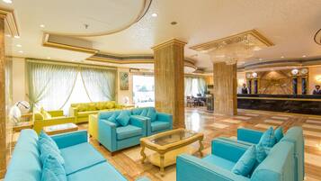 Coin salon dans le hall