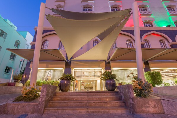 Property entrance - Caesar Hotel (Muscat)