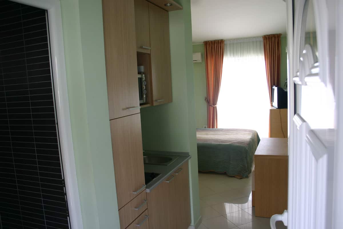Studio | Private kitchenette