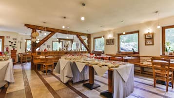 Daily buffet breakfast (EUR 15 per person)