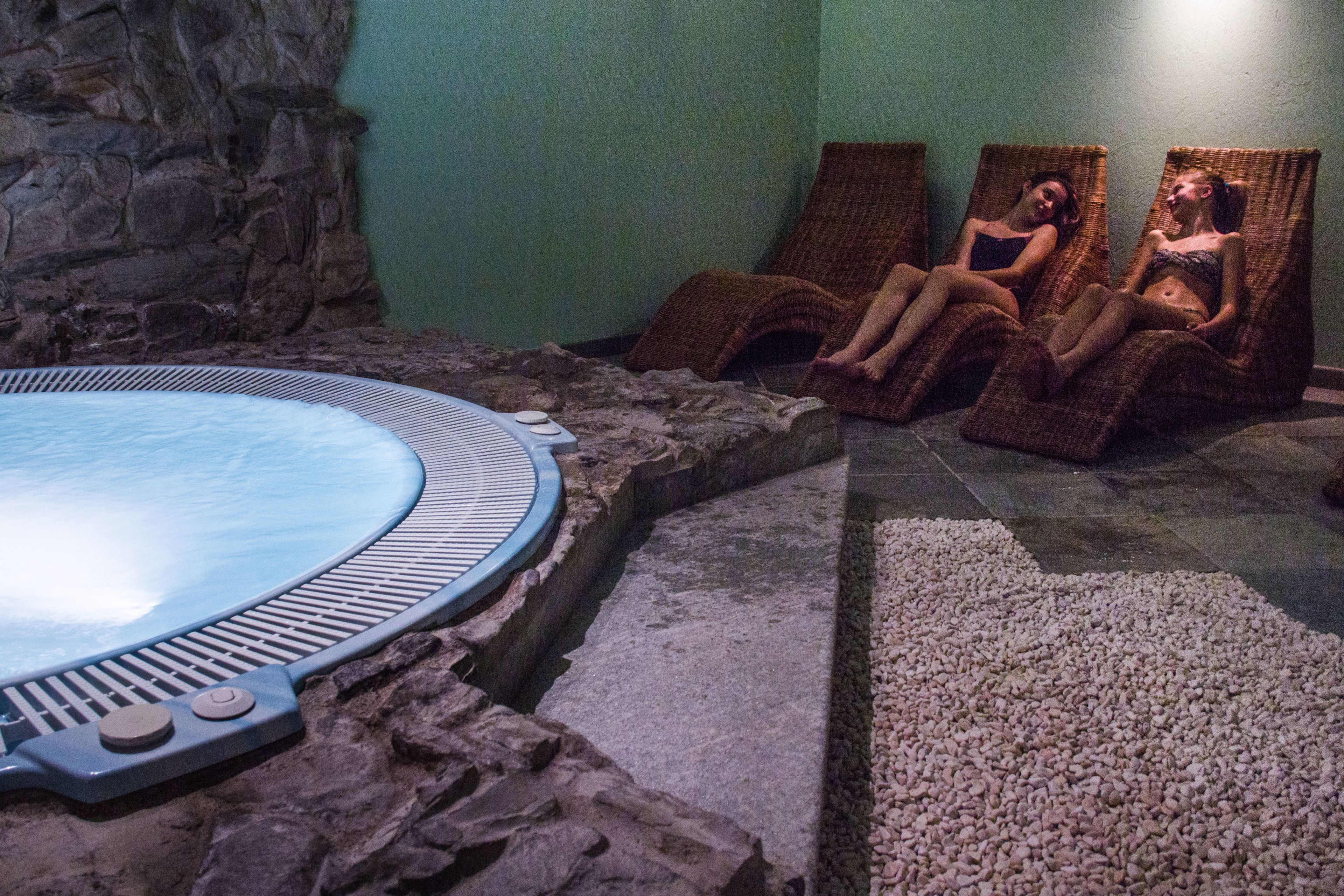 sauna, hot tub, steam room, massages