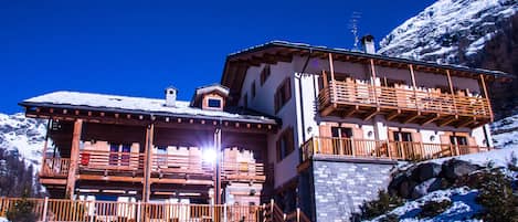 Majoituspaikan sisäänkäynti