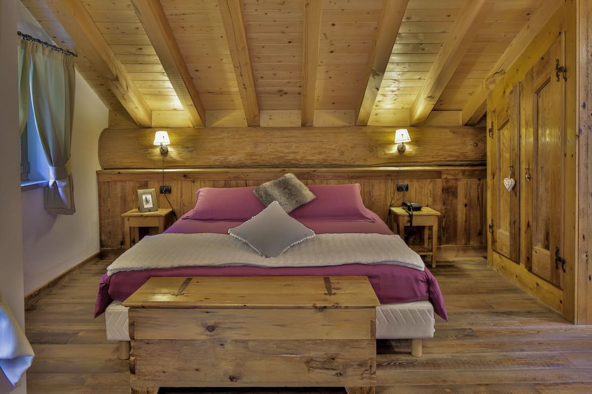 Romantische kamer, 1 twee- of 2 eenpersoonsbedden | Italiaanse Frette-lakens, luxe beddengoed, donzen dekbedden