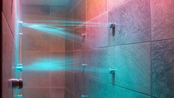 Sauna, hot tub, steam room, massages