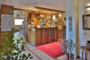 Reception - Ellex Eco Hotel (Gressoney-la-Trinite)