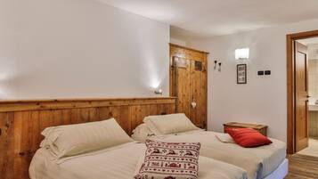 Dobbelt- eller tomannsrom – økonomi | Italienske Frette-laken, sengetøy av topp kvalitet og dundyner