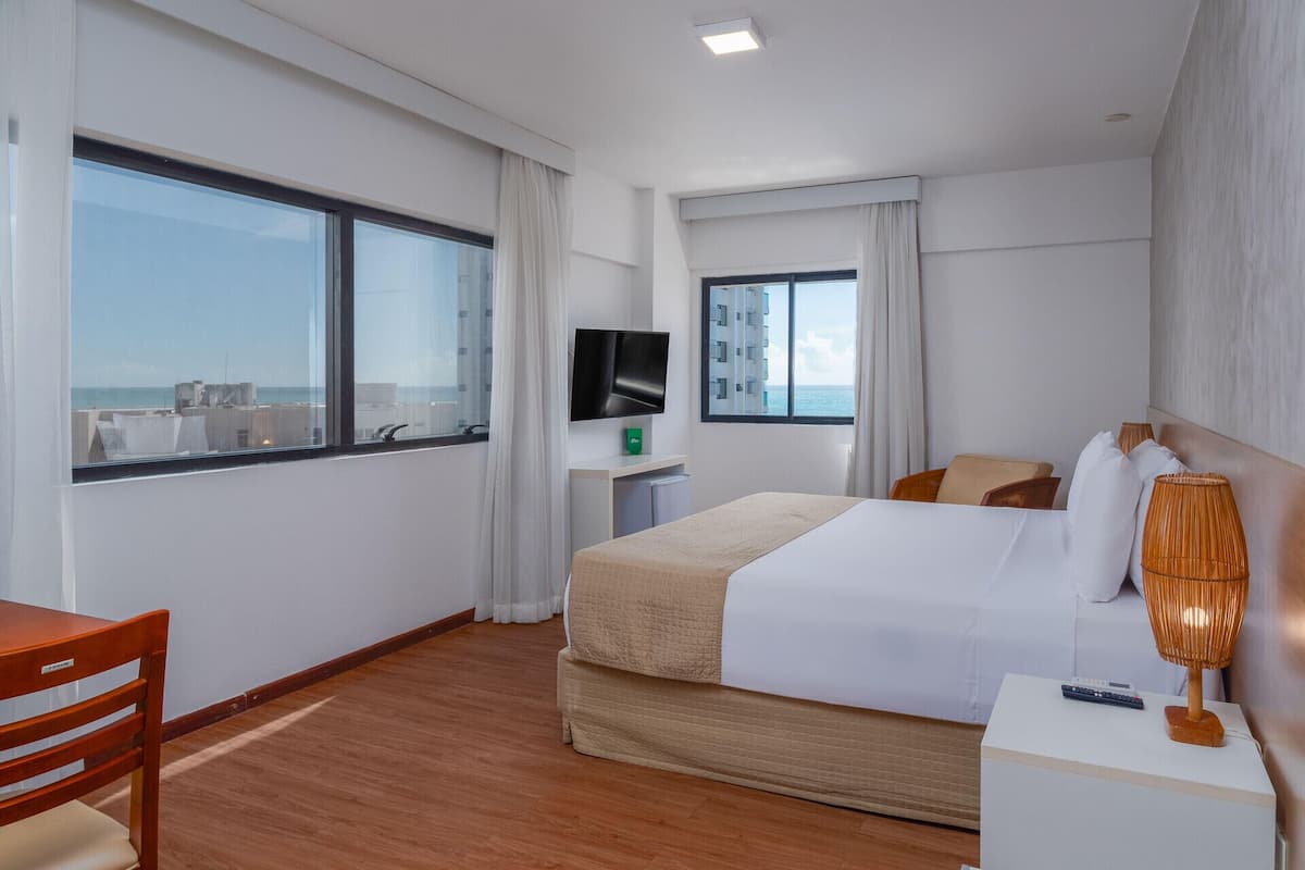 1 bedroom, in-room safe, desk, soundproofing