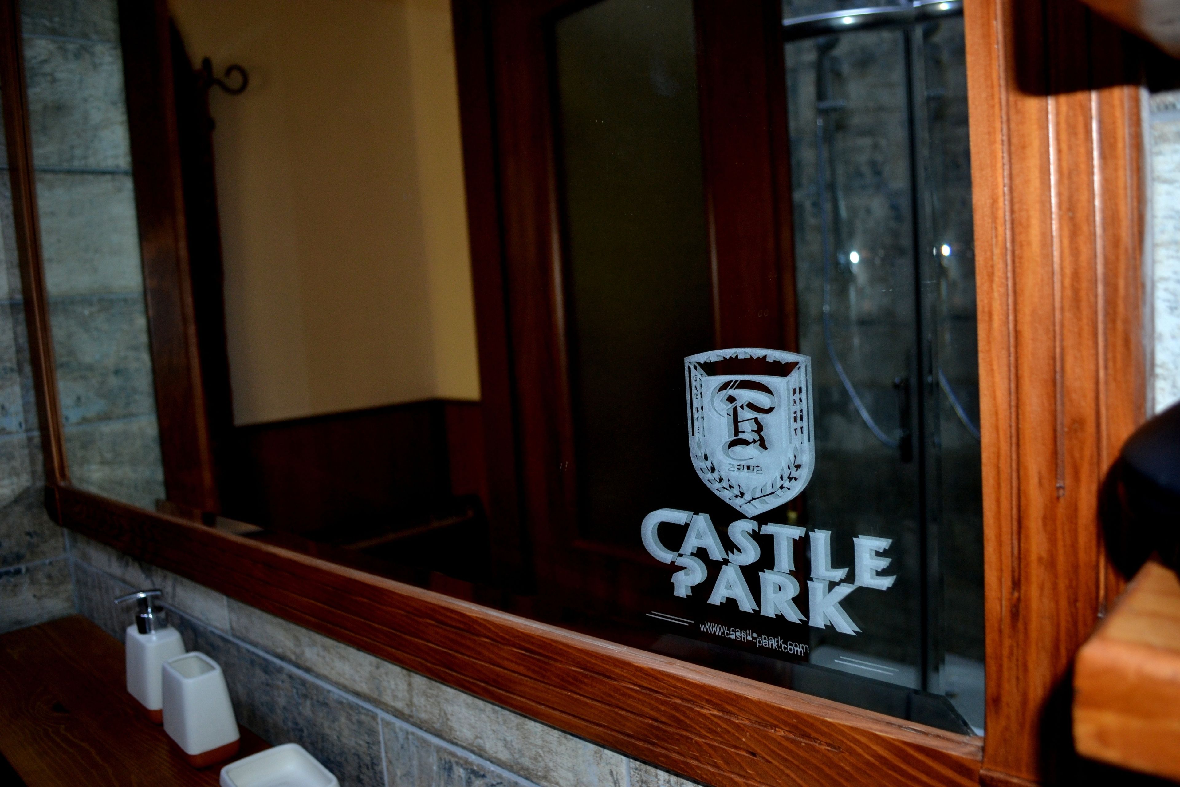 shower, rainfall showerhead, free toiletries, hair dryer