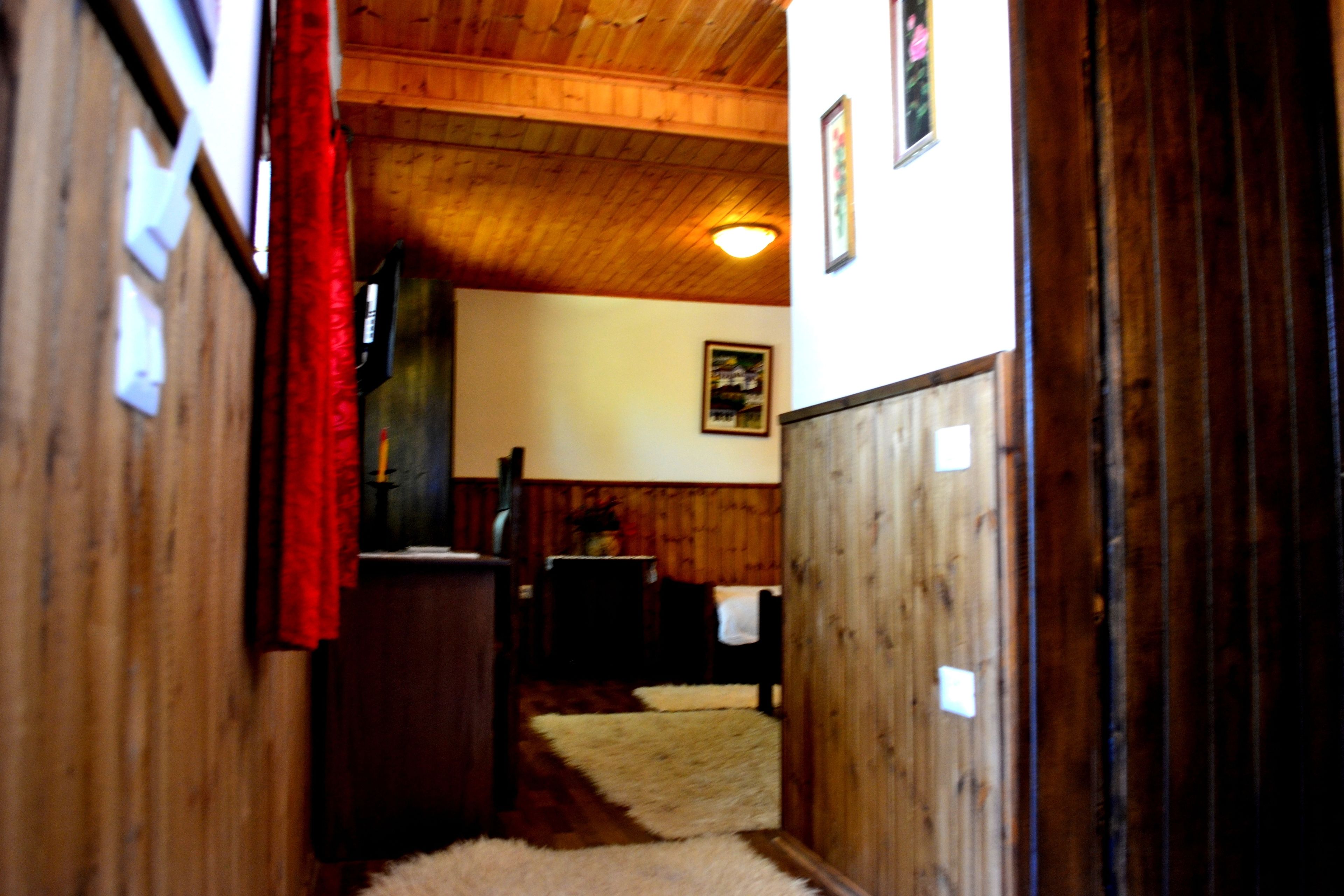 standard double or twin room | premium bedding, pillow-top beds, in-room safe, desk