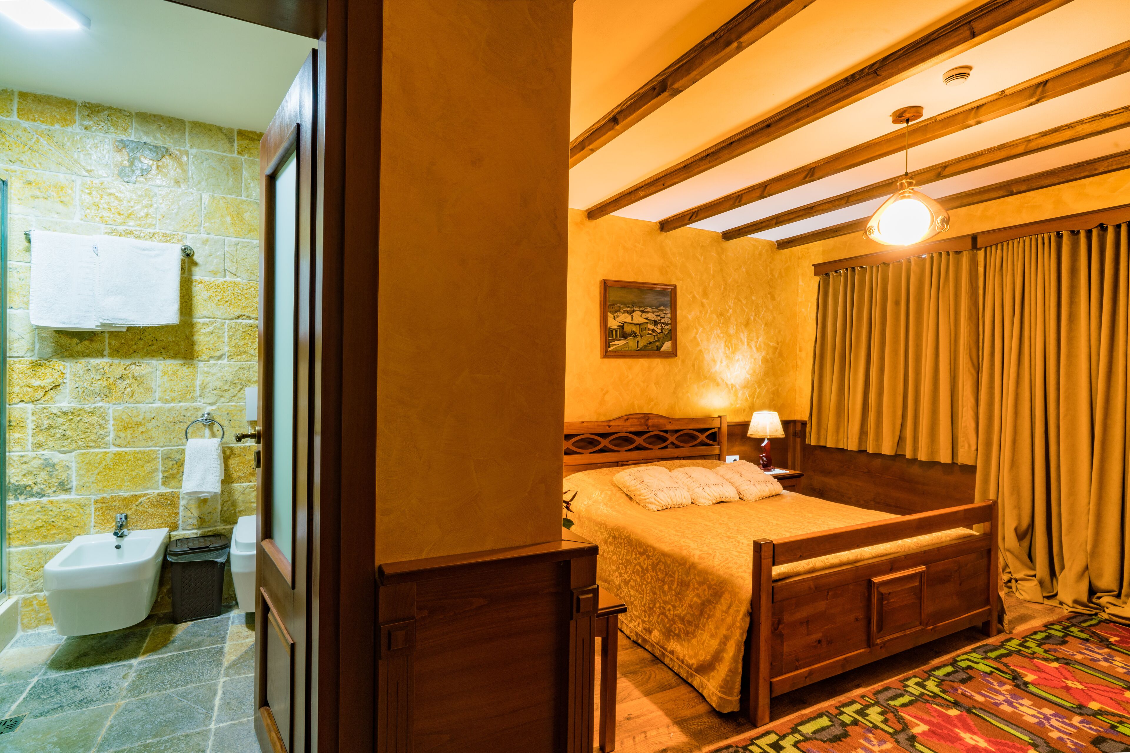 premium bedding, pillow-top beds, in-room safe, desk