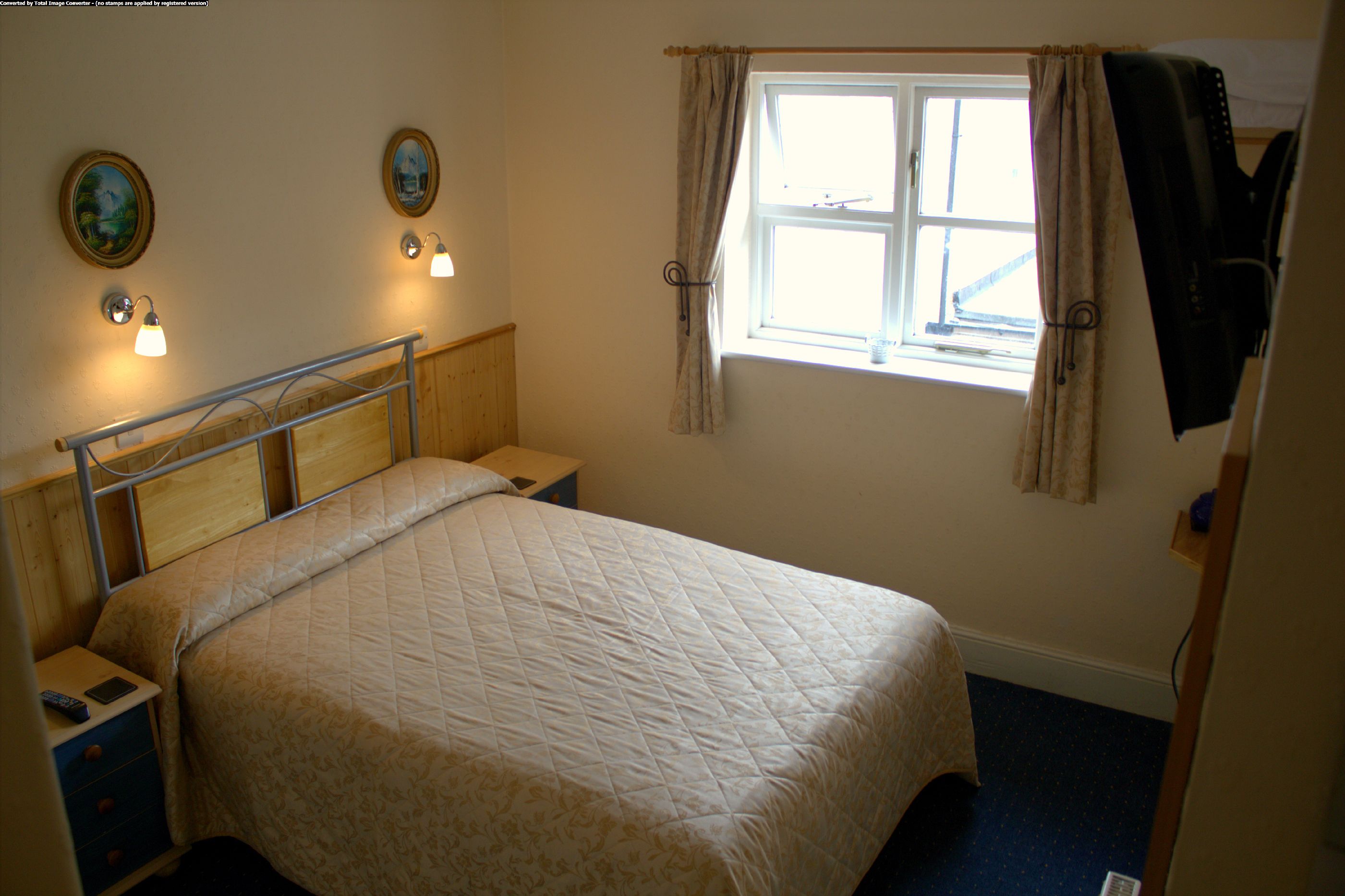 Photo - Gatwick Turret Guest House