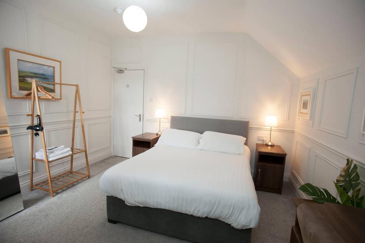 Premier Double Room | Premium bedding, desk, laptop workspace, blackout drapes
