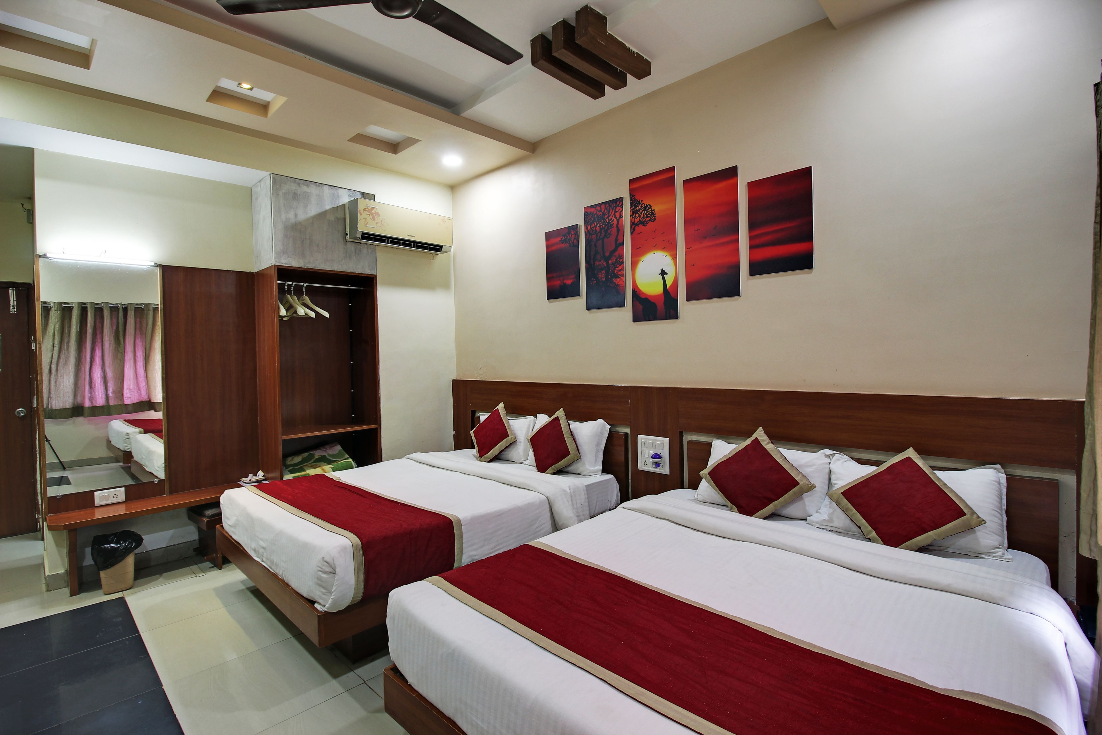 Family Quadruple Room | 1 bedroom, in-room safe, desk, free WiFi