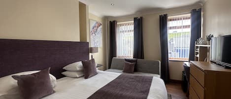Double or Twin Room, Ensuite