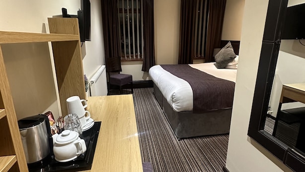 Double or Twin Room, Ensuite - The Bell Guest House (Peterlee)