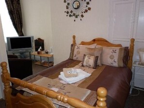 Chambre double, salle de bains privée