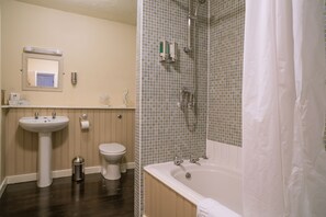 Quarto casal (Room4)